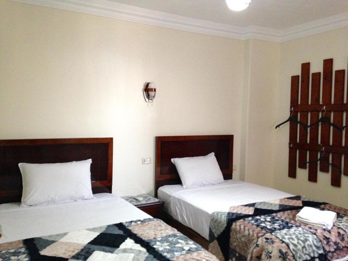 Isis Guest House Nazlet el-Sîsi Exteriör bild