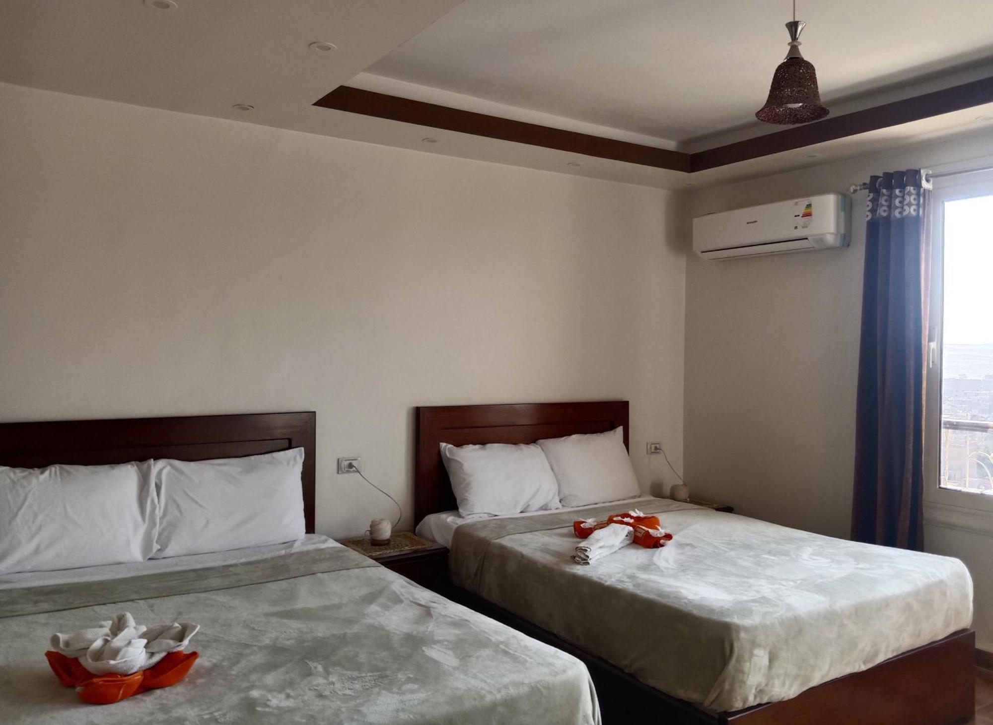 Isis Guest House Nazlet el-Sîsi Exteriör bild